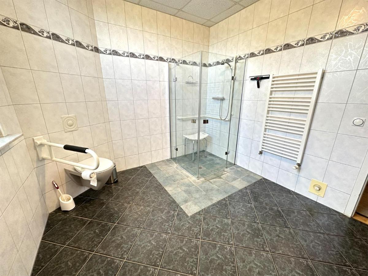 Nossentiner Huette Behindertengerechte Ferienwohnung المظهر الخارجي الصورة